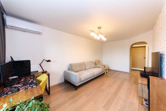 2-к квартира, 10/10 эт., 66м²